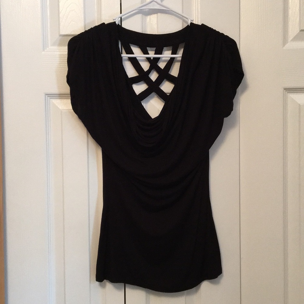 Scoop neck short sleeve shirt